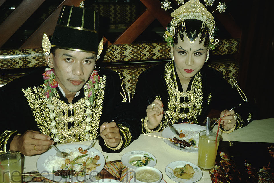 Marriage couple, Java